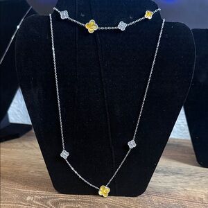 Yellow Floral Clover Pendant Necklace Set - Women's Silver Chain Jewelry